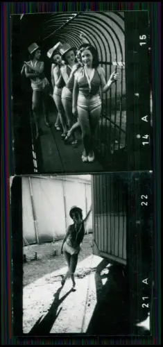 8x Foto 4x3cm - Frauen in Badeanzügen - im Zirkus Tunnel Tigerkäfig zur Manege
