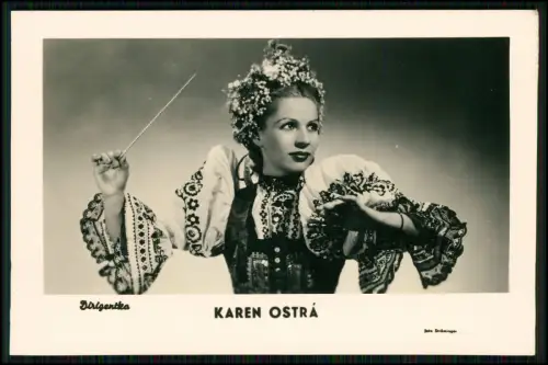 Foto AK - Karen Ostrá mit Taktstock - Dirigentka Dirigentin - Foto Ströminger