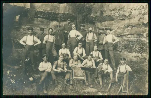 Foto AK 1. WK -  Soldaten im Gelände - machen Musik mit Zither Gitarre Mandoline