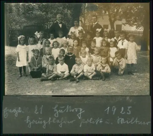 Echt Foto AK - Jungen und Mädchen - Schulklasse mit Lehrer - 1925