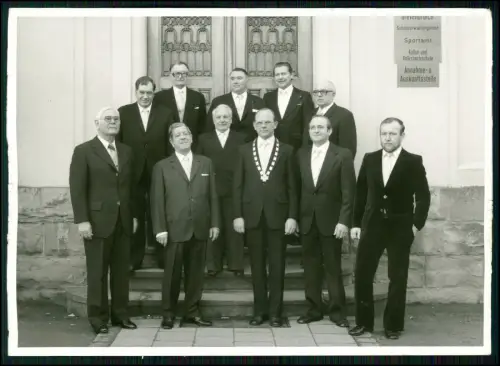 2x Foto 18x13cm - Saarbrücken Stadtoberhäupter Politiker um 1965 Gruppe Gebäude