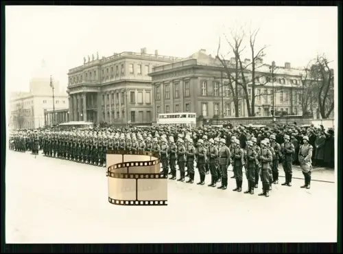 Pressefoto H. Wolter Bildberichterstatter 16x11,5 cm - Soldaten in Berlin