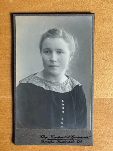CDV Foto junge Dame  Fotografie Kunstanstalt Germania Prenzlau Friedrichstr. 215