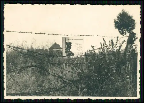 Foto - Plakat Draht - Nieder mit den Kriegstreibern - Für eine Welt ohne Waffen
