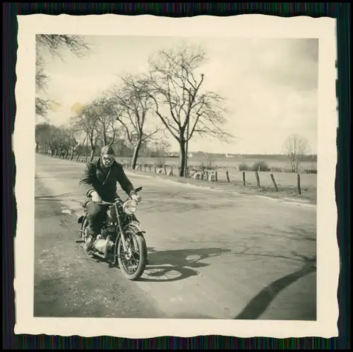 4x Foto - Mann auf Motorrad - auf der Landstraße - um 1940