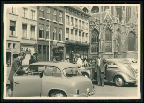 2x Foto - Auto Oldtimer - VW Käfer Volkswagen und Lloyd 400 - 1953-57 in Belgien
