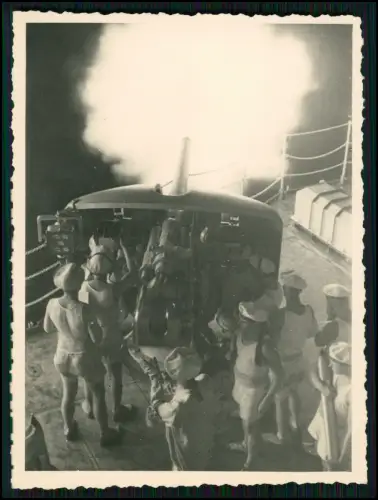 Foto - Kriegsschiff Besatzung Schießen Geschütz Seychellen 1938 Nacht­schießen