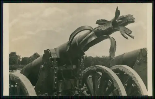 Foto AK - Zerstörtes Kanonenrohr gesprengte Mündung Rohrkrepierer Geschütz Flak