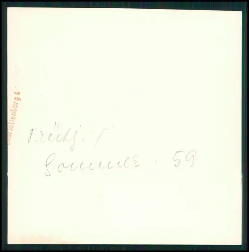 Foto - Zwei Frauen vor Hanomag Lieferwagen - Kennzeichen B-EL 906 Berlin 1959