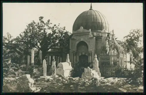 Foto AK Istanbul Konstantinopel Mausoleum Türbe große Kuppel Grabsteine 1920