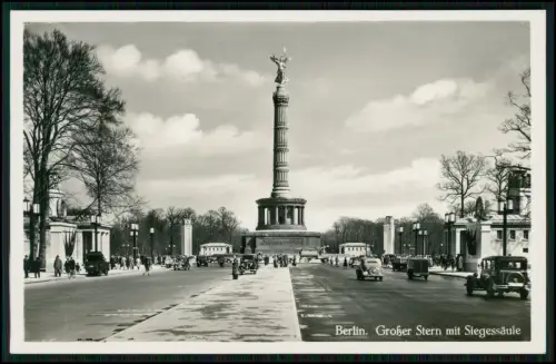 Foto AK Berlin Siegessäule Großer Stern - Wahrzeichen Autos Passanten Tiergarten