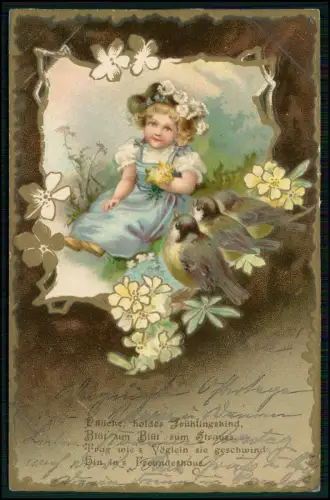Präge Mädchen mit Blumenstrauß und Vögeln liebevoll umrahmt von Frühlingsblüten