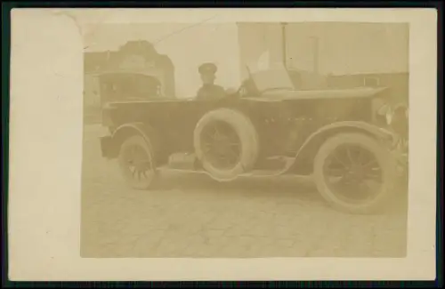 Foto AK Soldat in Offiziers-Auto  Offenes Automobil PKW Fahrzeug Oldtimer 1915