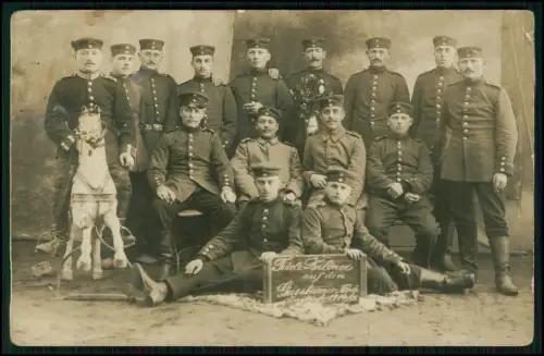 Foto AK Soldaten Truppenübungsplatz Darmstadt - Schild Fidele Briloner 1915 gel.