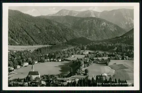 AK Dorf Kreuth mit Blick auf die Blauberge Weite Talwiesen Kirche und Alpenblick