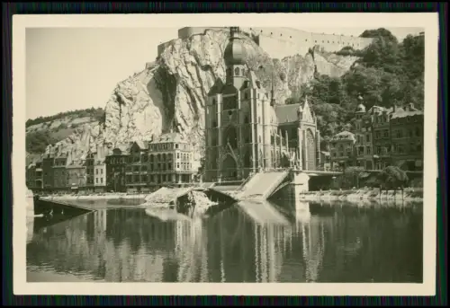 Foto - Dinant Belgien - Kirche Notre-Dame - zerstörter Brücke - Zitadelle Felsen