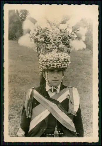 14x Foto Bern Schweizer Tracht - Vielfalt Stolz Brauchtum bei Festen und Umzügen