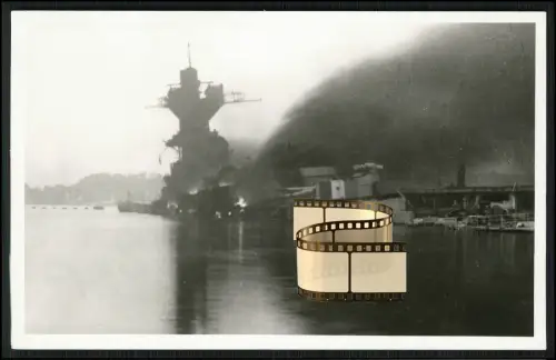 Foto 14x9cm - Algérie franz. Algerien - französischer Schwerer Kreuzer brennt