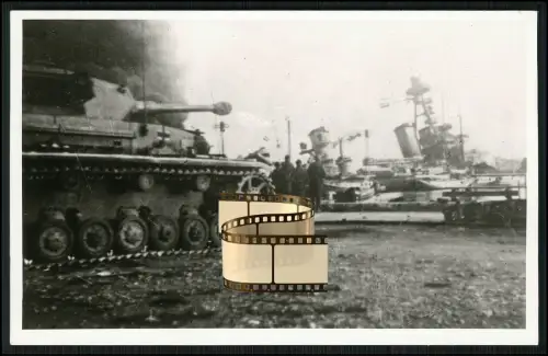 Foto 14x9cm - Panzer Tank - franz. Kreuzer - Colbert - 1942 in Toulon versenkt