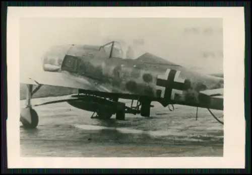 3x Foto - Flugzeug Focke-Wulf FW 190 - Bombe Rollfeld Tarnbemalung JG-Abzeichen?