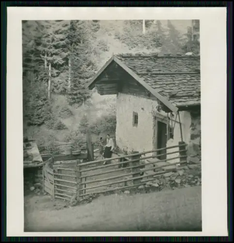 5x Foto 12x9cm - Gutshof mit Familie Küche u.a. - eingebettet Hügel Alpen 1930