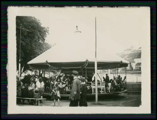 2x Foto - Karussell am Fluss Kinder drehen fröhlich - Bayern Österreich 1925-30