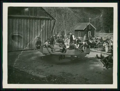 6x Foto Kinder drehen sich auf hölzerner Karussellwippe Schaukel und andere 1930