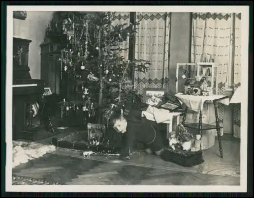 5x Foto - Bub Junge Weihnachtsbaum Modelleisenbahn - umgeben von Geschenken 1930