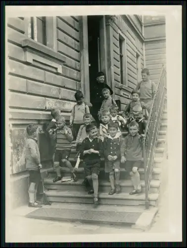 6x Foto - Kinder Schulgebäude Tirol Schulschluss fröhliche Buben Tornister 1930