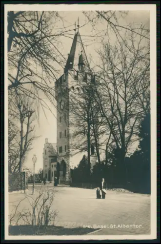Foto AK - Basel - St. Albantor Historisches Stadttor - mit Uhrturm im Winter
