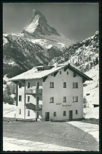 Foto AK Chalet Bergheimat in Zermatt - im Winter - vor majestätischen Matterhorn