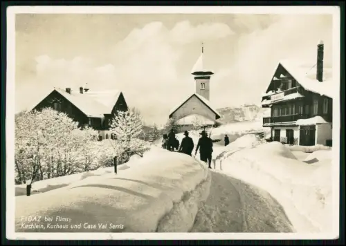 Echt Foto AK  Fidaz bei Flims - verschneite Kirche - Casa Val Serris im Dorfkern