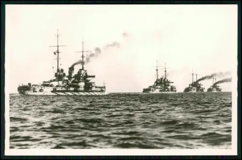 Foto AK - Schlachtschiffe SMS Westfalen-Klasse - in Kiellinie Gefechtsmanöver