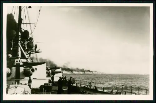 Foto AK - Schlachtschiffe der SMS Nassau-Klasse fahren in Kiellinie Rauchfahnen