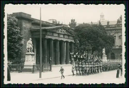 Foto - Neue Wache in Berlin - Soldaten