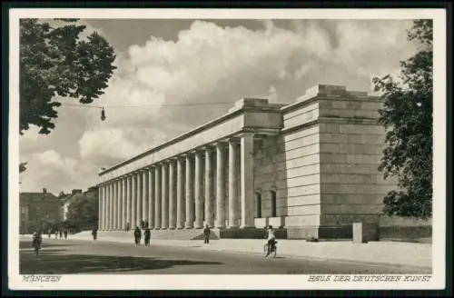 AK Haus der Kunst in München - 1940 gel. - Stempel Kriegshilfswerk Rote Kreuz ..