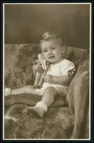 10x alte Foto - Kleinkinder mit Spielzeug Puppen, Stofftiere Familie und andere