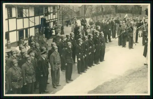 4x Foto AK - Feuerwehr Helme Musikzug, Fahnenträgern - Reichswehr Wehrmacht u.a.
