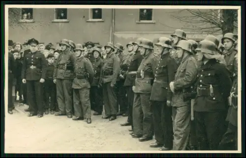 4x Foto AK - Feuerwehr Helme Musikzug, Fahnenträgern - Reichswehr Wehrmacht u.a.