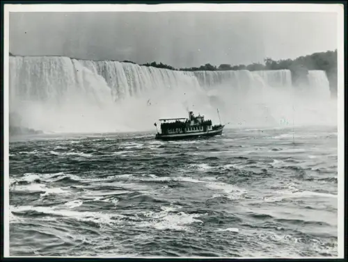 Foto 24x18cm - Touristenboot tosenden Wassermassen Niagarafälle dramatische Nähe