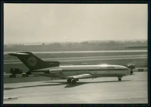 Foto 12x8cm - Flugzeug - Lufthansa Boeing 727 rollt zum Start - auf Rollfeld