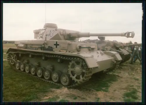Foto 13x9cm - Tank Panzer IV in Wüstentarnung - Balkenkreuz und Nummer 413