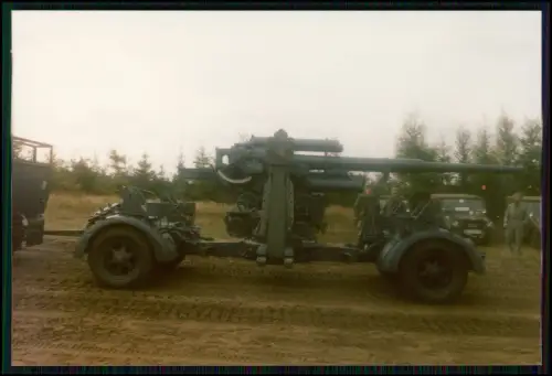 Foto 13x9cm - Geschütz Flak - 8,8-cm-Flak auf Radlafette - im Transportzustand