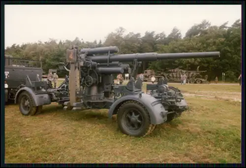 Foto 13x9cm - Geschütz 8,8-cm-Flak - am Zugfahrzeug befestigt