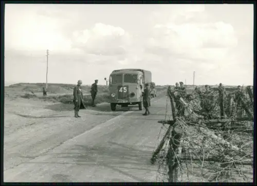 Foto 17x13cm - Italiener Posten Tobruk Afrika 1941 - Soldaten LKW Militär Libyen