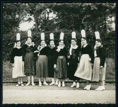 8x Foto AK - La Baule sur Mer Loire Atlantique - Trachtengruppe Mädchen u. andre