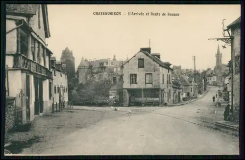 AK - Chateaugiron Bretagne Route Rennes Straße Schloss Kirche Frankreich 1915