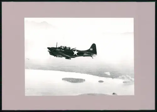 Foto Flugzeug  US MARINE CORPS DIVE BOMBER Bougainville Empress Augusta Bay 1943