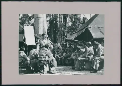Foto  US Soldaten Geschwader Briefing - Torokina Papua-Neuguinea RNZAD Mai 1944