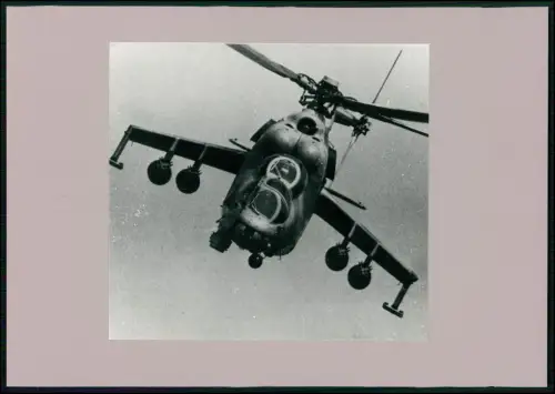 Foto Sowjetischer MIL MI-24 HIND E - Kampfhubschrauber Kalter Krieg UdSSR
